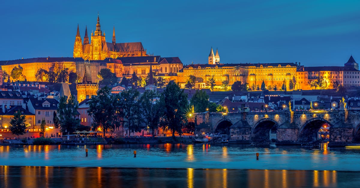 découvrez prague, la capitale enchanteur de la république tchèque, célèbre pour son architecture gothique, ses ponts historiques et son riche patrimoine culturel. explorez les ruelles pavées, visitez le château de prague et laissez-vous séduire par la magie de cette ville intemporelle.